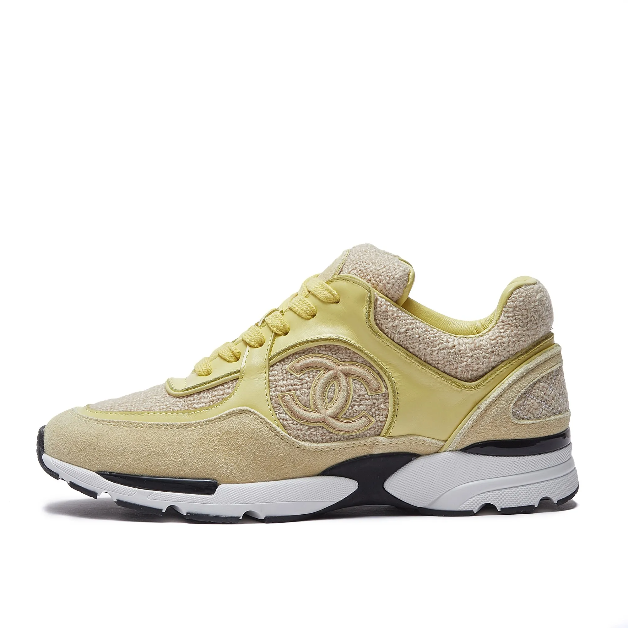 Men's shoes pP700! Chanel Chanel - 2024 counter top casual sneakers This classic design; the upper is embroidered with various techniques; the outsole is fashionable and sporty; the outsole is stylish and sporty; it incorporates a variety of color matching elements... The diversified mix and match is very good-looking and versatile, casual, fashionable, sports, and outdoor can be taken into account... ꫛꫀꪝ Go➫ Material: ❶Upper made of: original imported high silk cowhide suede + small fragrance fabric ❷Inner use: Original imported breathable sheepskin lining ❸ Outsole based on: Original TPU combination outsole Special counter boutique packaging complete set Women 35–41 Men 38-45